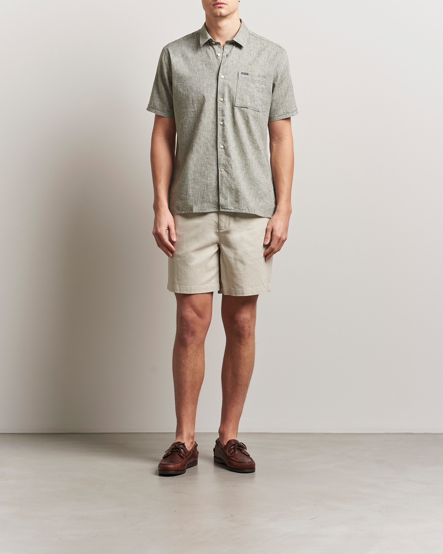 Mies | Kauluspaidat | Barbour Lifestyle | Nelson Short Sleeve Linen/Cotton Shirt Bleached Olive