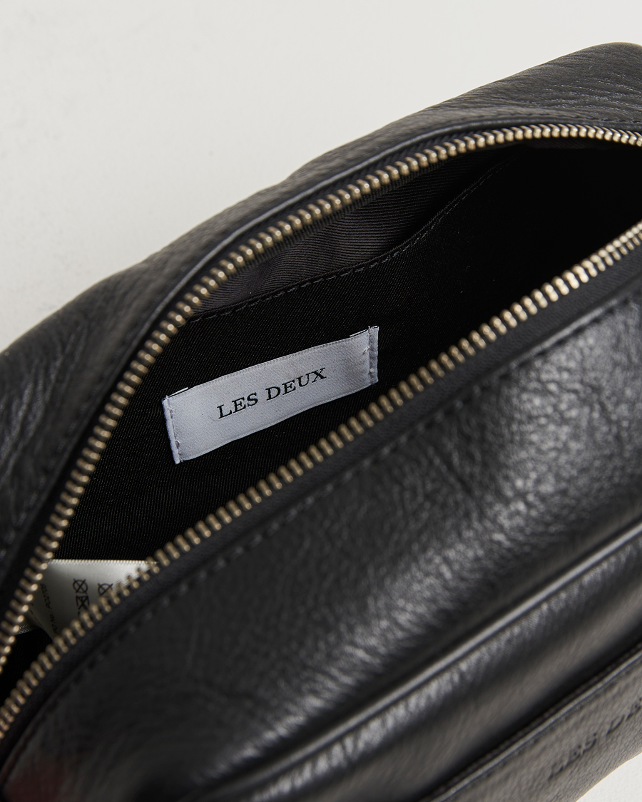 Mies | Laukut | LES DEUX | Leather Washbag Black
