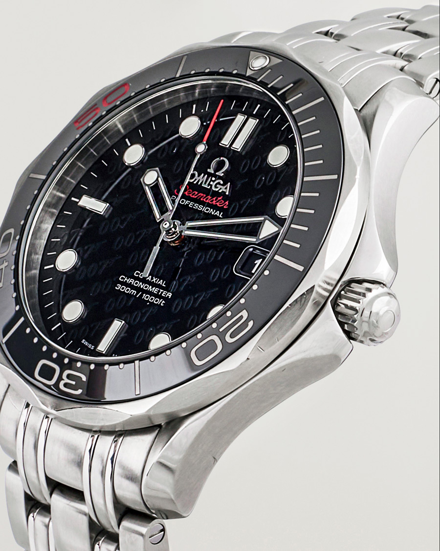 Mies | Pre-Owned & Vintage Watches | Omega Pre-Owned | SMP 300M James Bond 007
