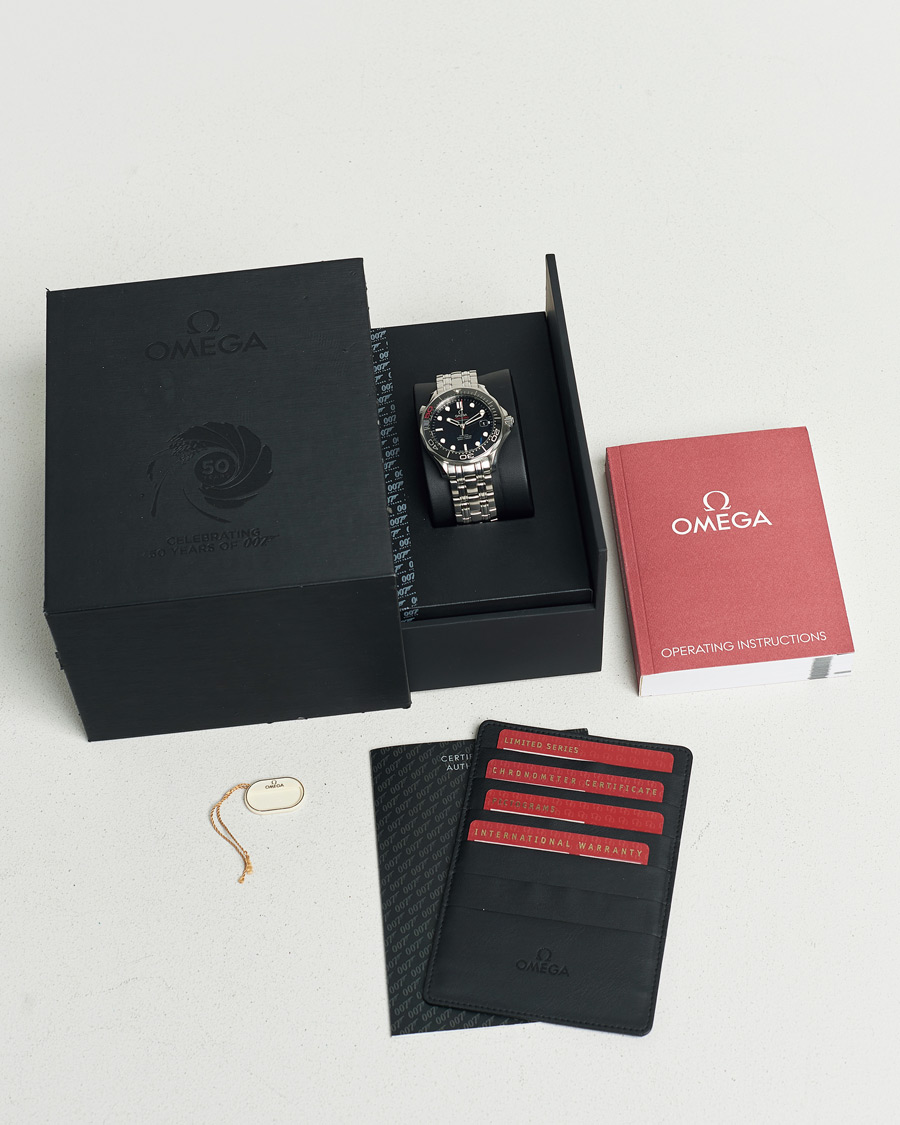 Mies | Pre-Owned & Vintage Watches | Omega Pre-Owned | SMP 300M James Bond 007