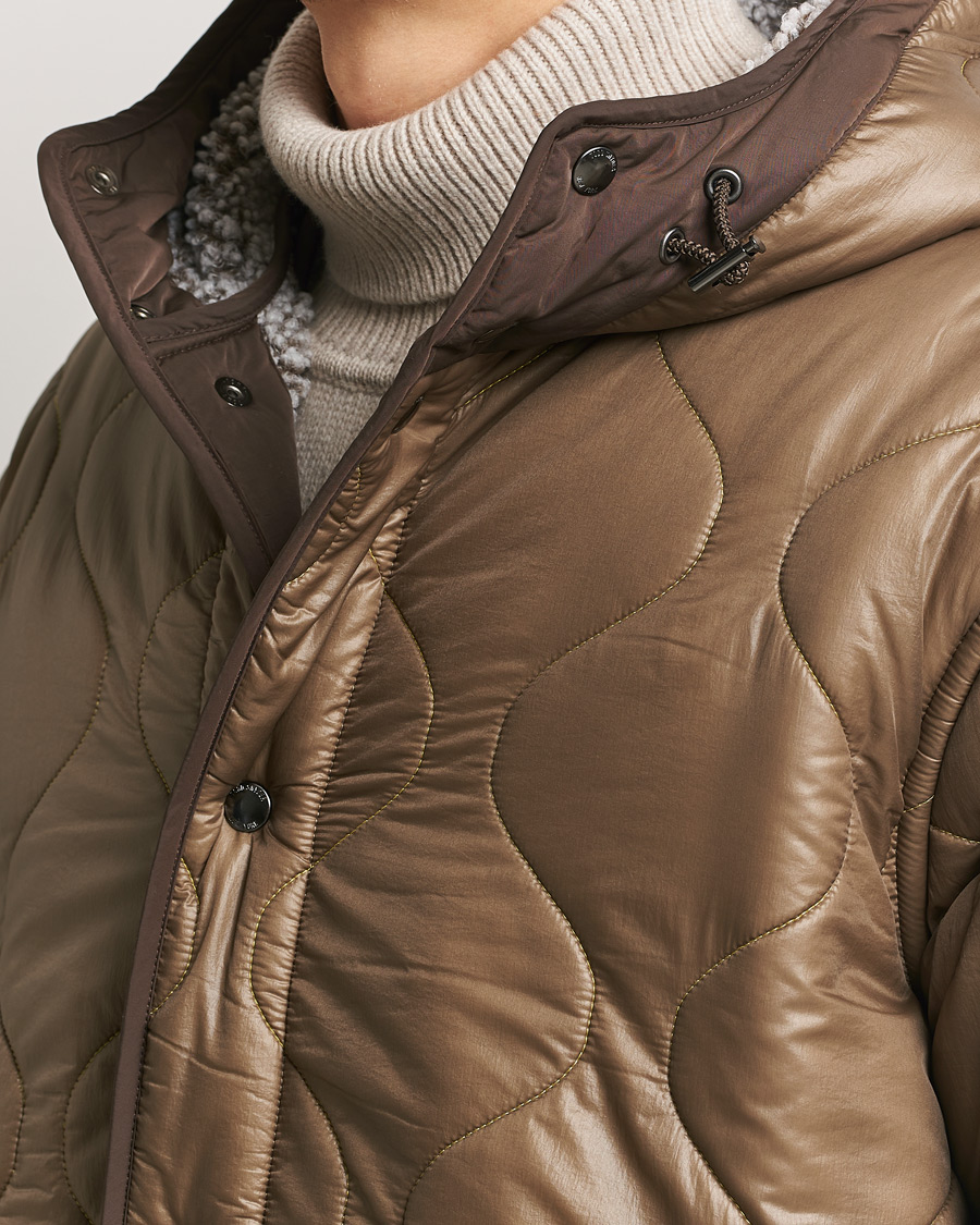 Mies | Takit | Woolrich | Quilted Coat Sherpa Lining by Todd Snyder Taupe