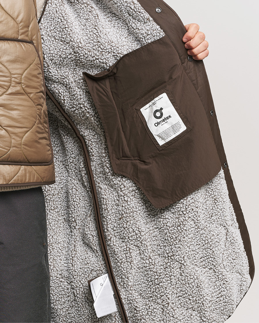 Mies | Takit | Woolrich | Quilted Coat Sherpa Lining by Todd Snyder Taupe