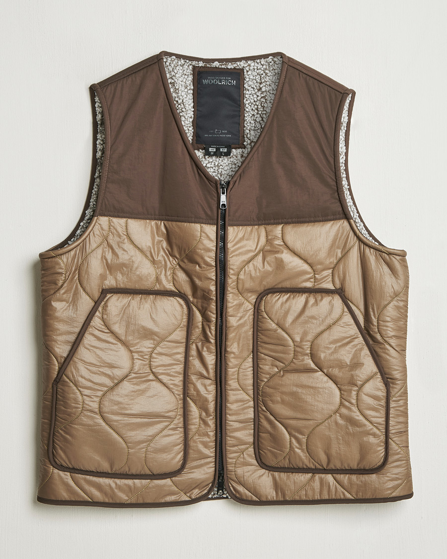 Mies | Takit | Woolrich | Quilted Vest Sherpa Lining by Todd Snyder Taupe
