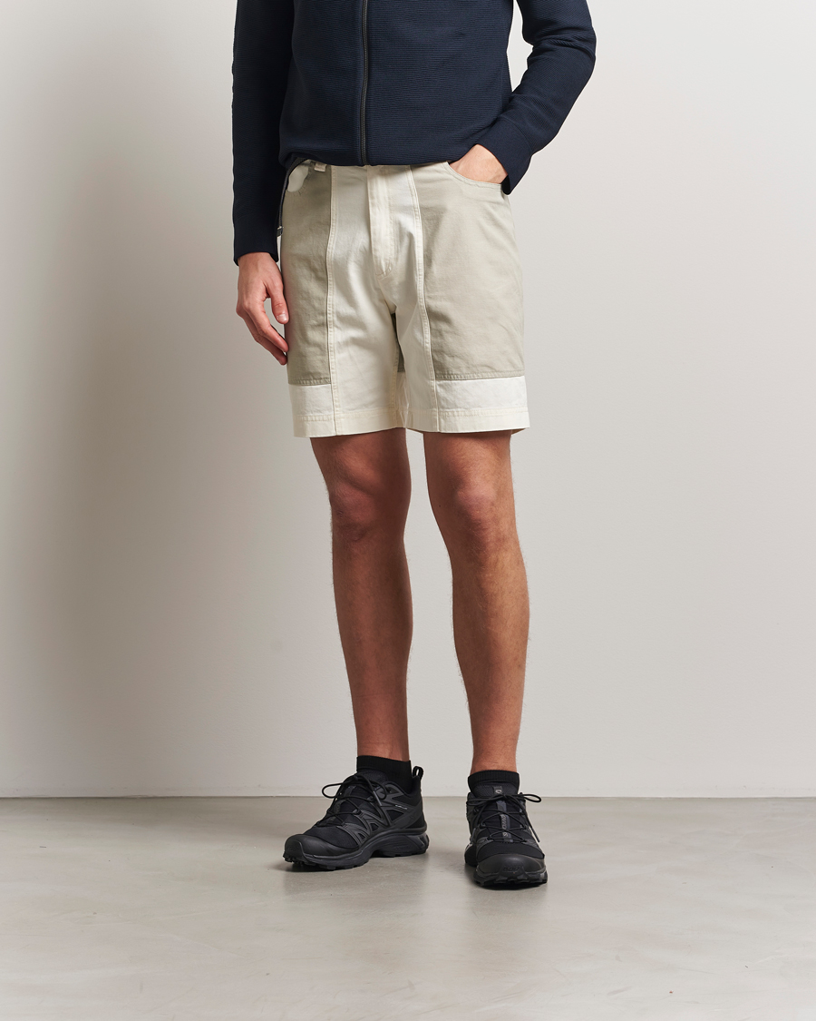 Mies | Shortsit | Sail Racing | Breeze Cotton Twill Blocked Shorts Off White