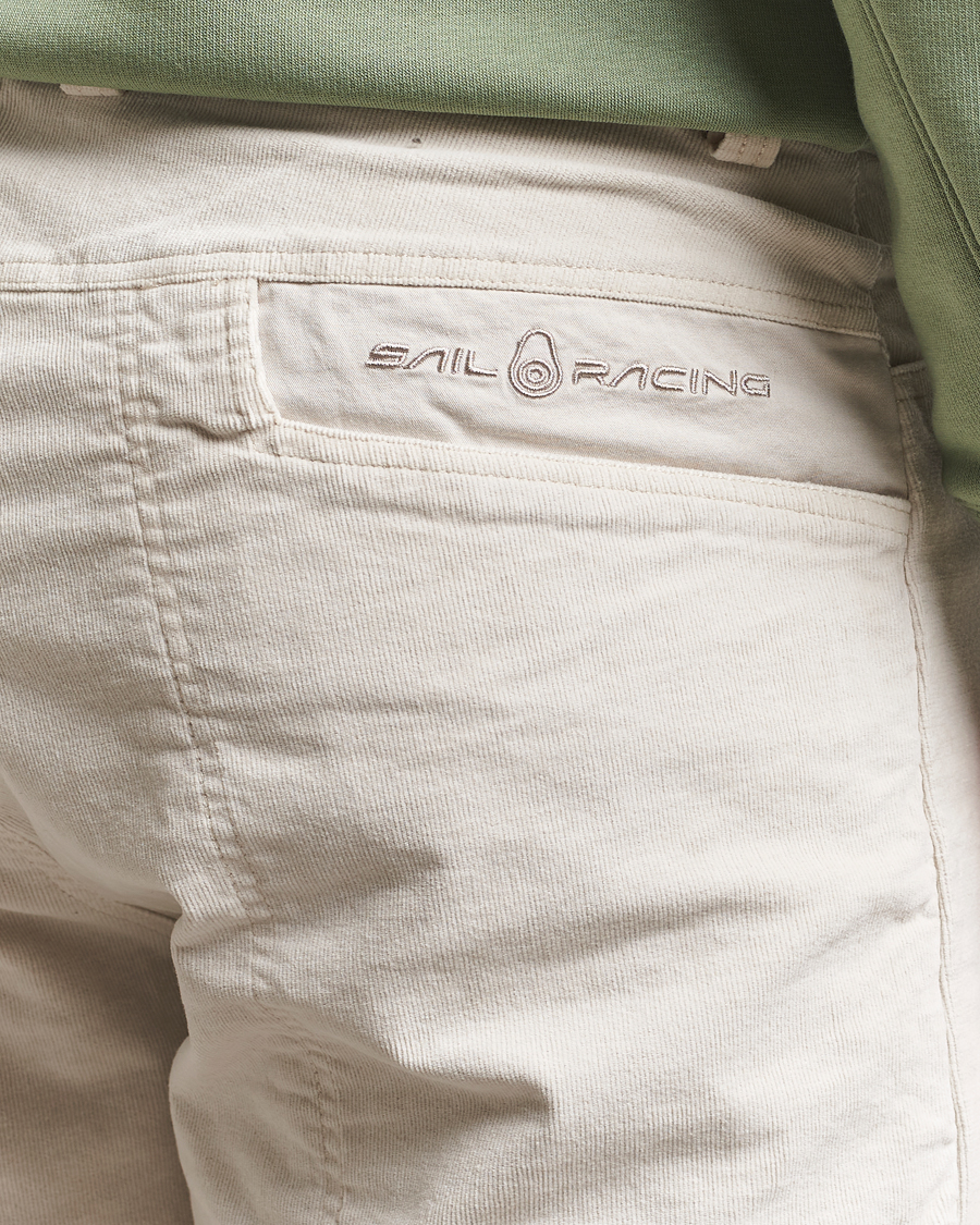 Mies | Shortsit | Sail Racing | Grinder Corduroy Shorts Sand