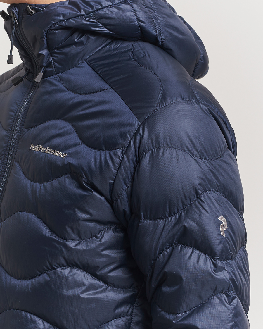 Mies | Takit | Peak Performance | Helium Down Hooded Jacket Blue Shadow