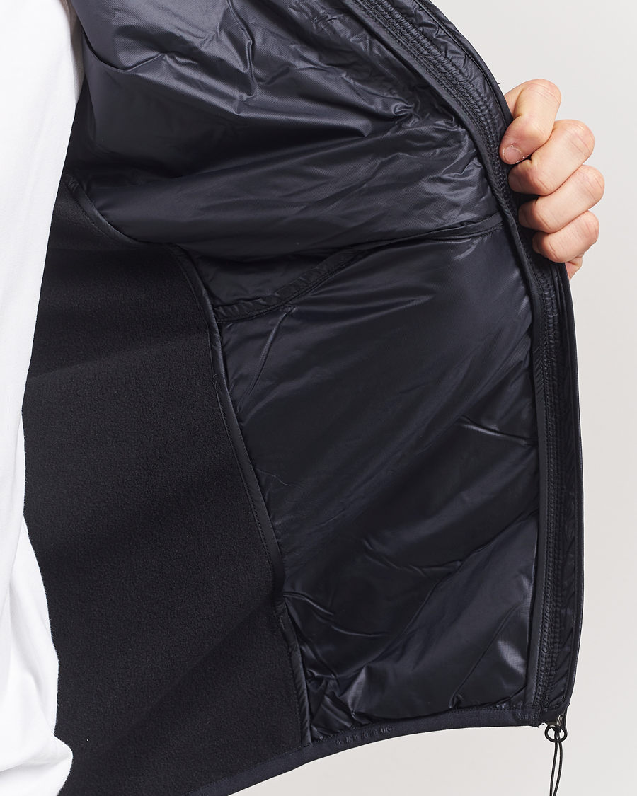 Mies | Takit | Peak Performance | Helium Down Hooded Hybrid Jacket Black