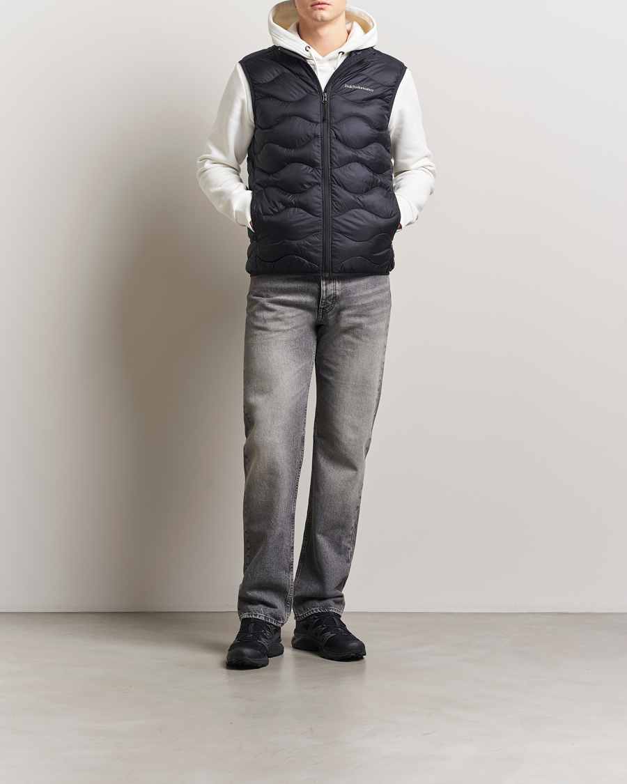 Mies | Takit | Peak Performance | Helium Down Vest Black