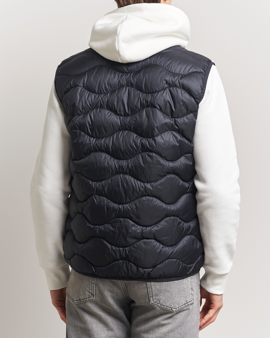 Mies | Takit | Peak Performance | Helium Down Vest Black