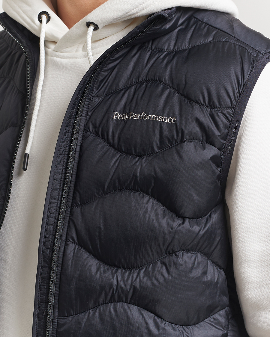 Mies | Takit | Peak Performance | Helium Down Vest Black