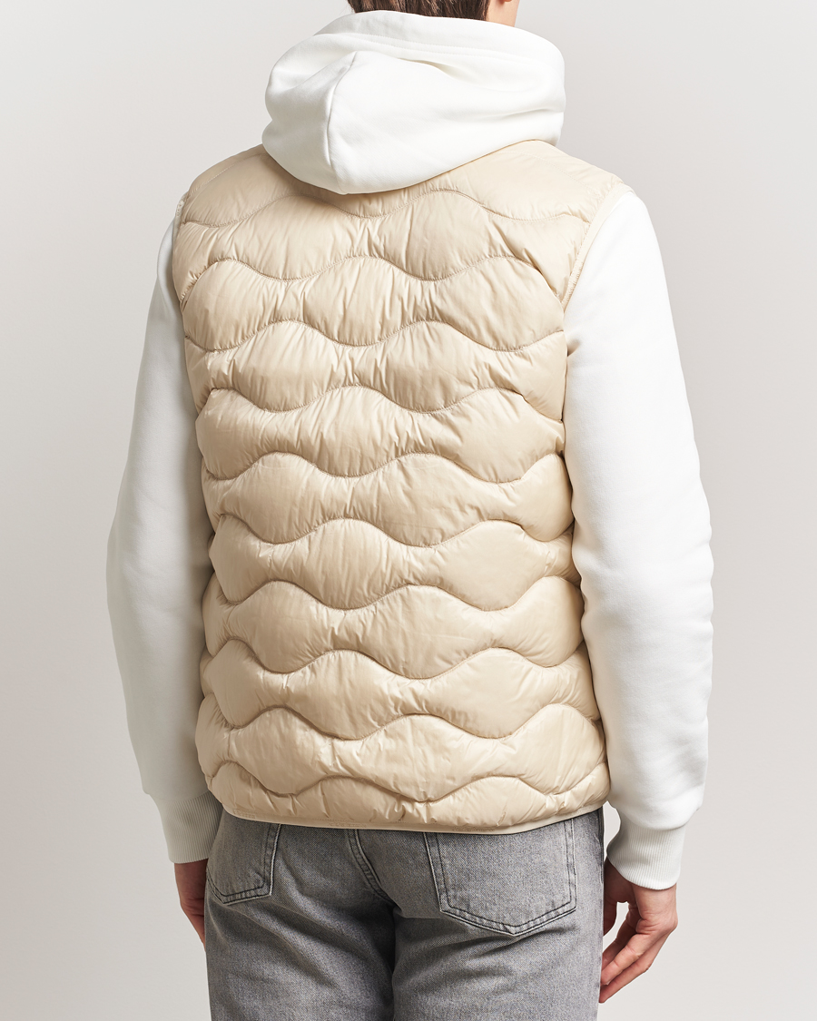 Mies | Takit | Peak Performance | Helium Down Vest Sand Fog