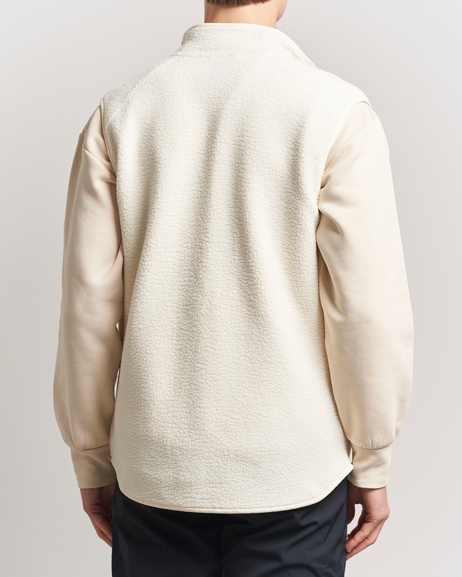 Mies | Puserot | Peak Performance | Pile Vest Vintage White