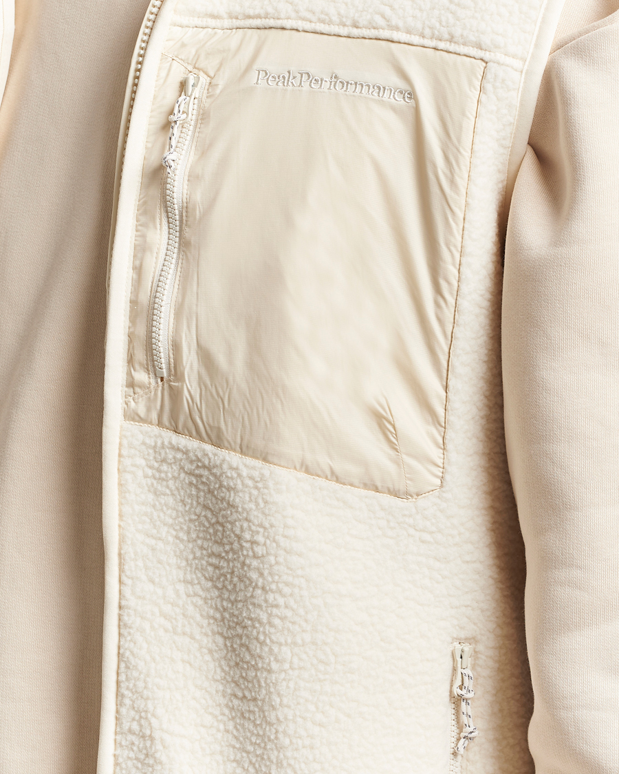 Mies | Puserot | Peak Performance | Pile Vest Vintage White