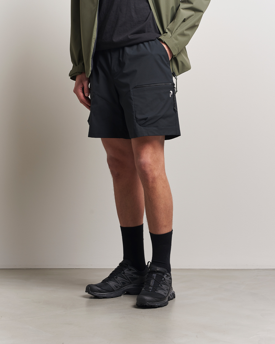 Mies | Shortsit | Peak Performance | Outdoor Cargo Shorts Black