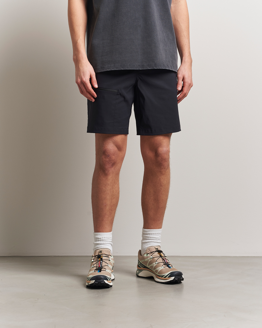 Mies | Shortsit | Peak Performance | Iconiq Shorts Black