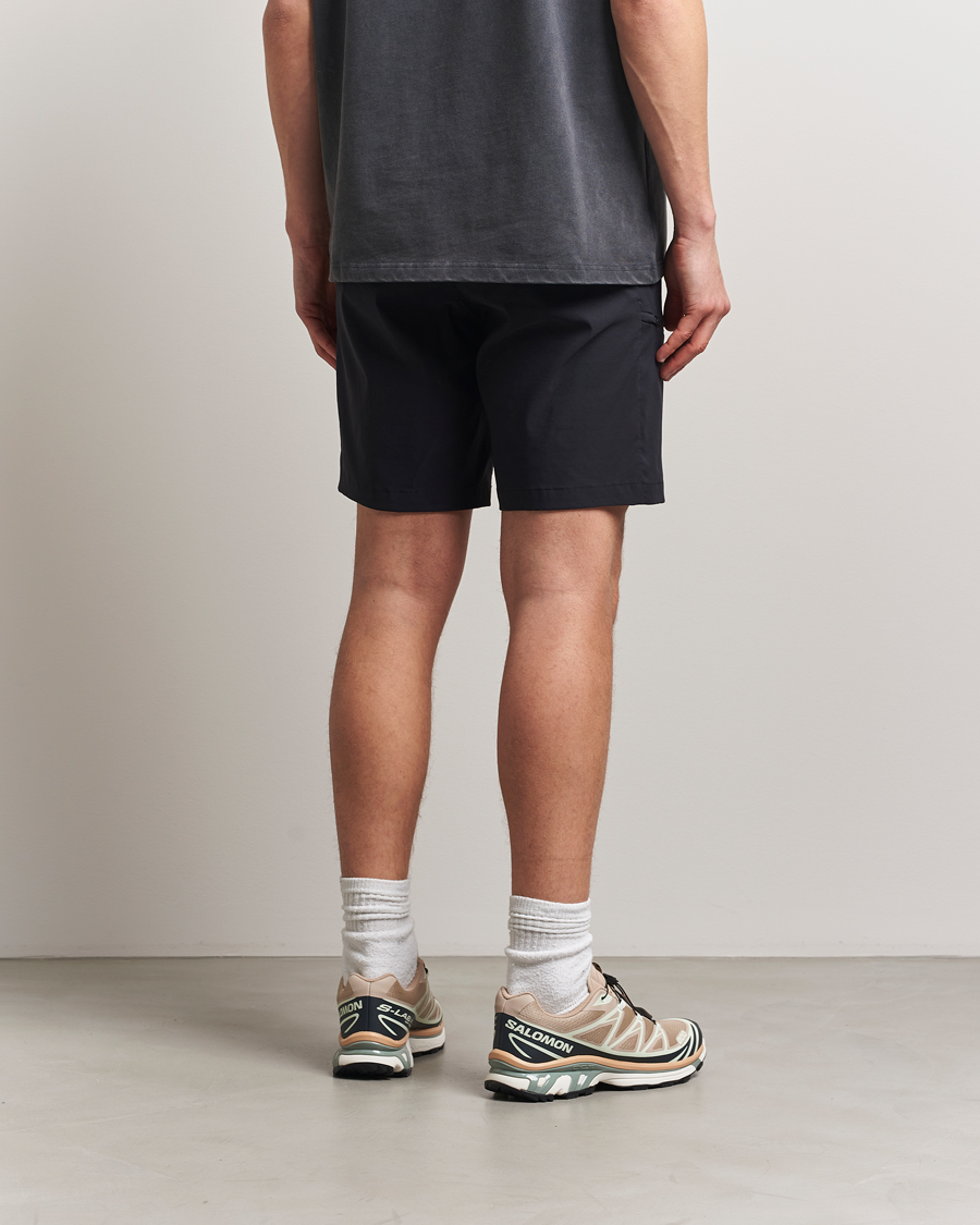 Mies | Shortsit | Peak Performance | Iconiq Shorts Black