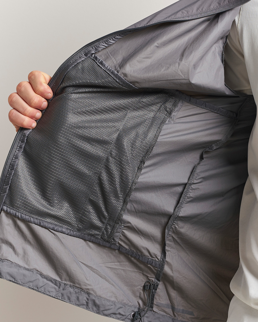 Mies | Takit | Columbia | Loop Basin Windbreaker City Grey