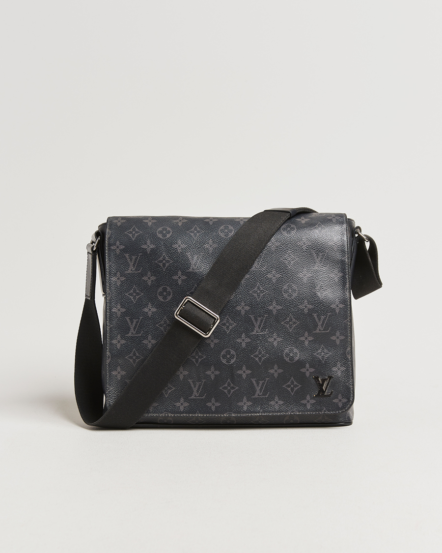 Mies | Louis Vuitton Pre-Owned District MM Bag Monogram Eclipse | Louis Vuitton Pre-Owned | District MM Bag Monogram Eclipse