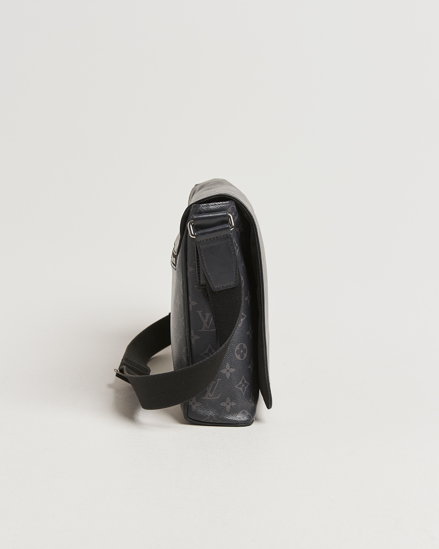 Mies | Louis Vuitton Pre-Owned District MM Bag Monogram Eclipse | Louis Vuitton Pre-Owned | District MM Bag Monogram Eclipse