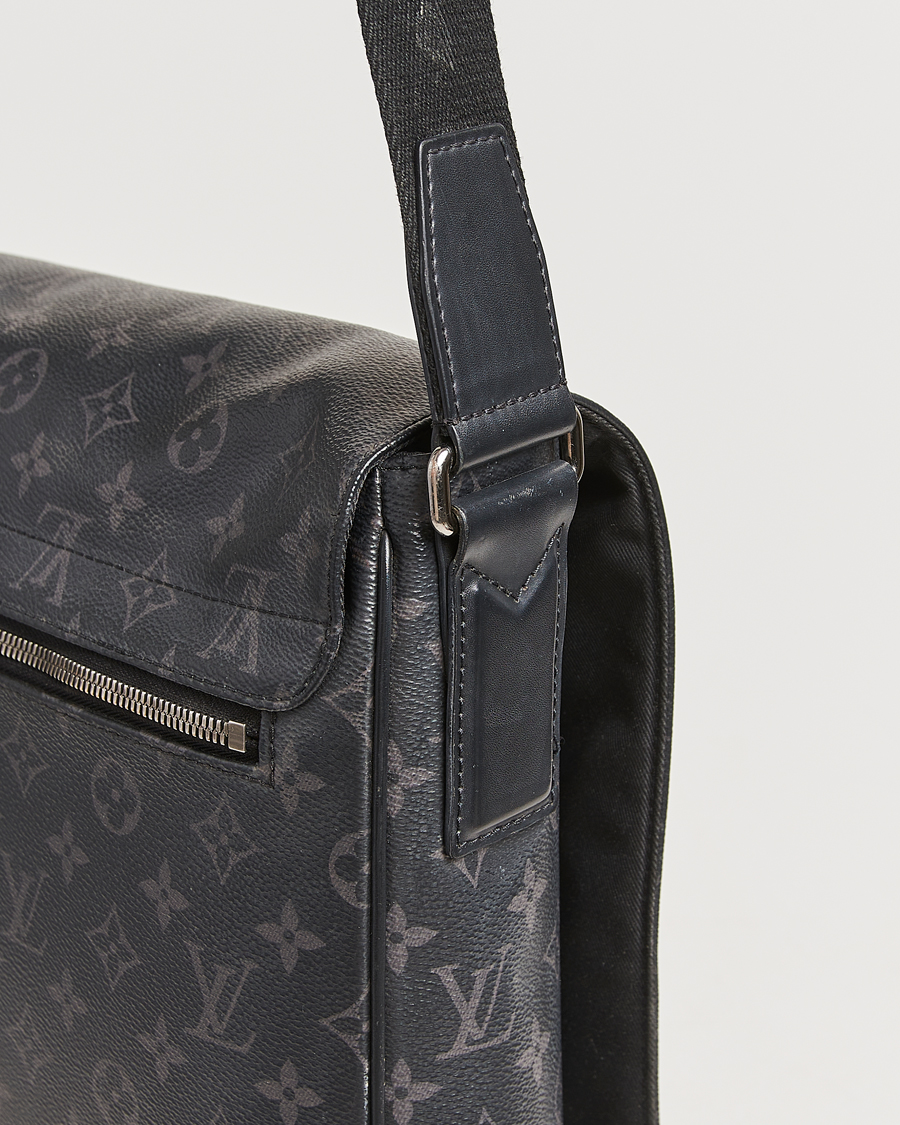 Mies | Louis Vuitton Pre-Owned District MM Bag Monogram Eclipse | Louis Vuitton Pre-Owned | District MM Bag Monogram Eclipse