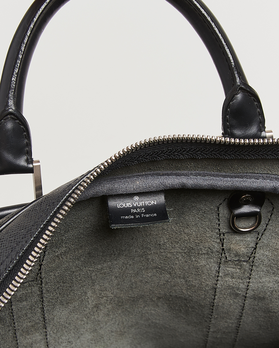 Mies | Louis Vuitton Pre-Owned Neo Kendall PM Bag Taiga Black | Louis Vuitton Pre-Owned | Neo Kendall PM Bag Taiga Black