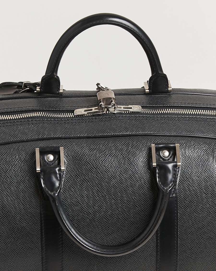 Mies | Louis Vuitton Pre-Owned Neo Kendall PM Bag Taiga Black | Louis Vuitton Pre-Owned | Neo Kendall PM Bag Taiga Black