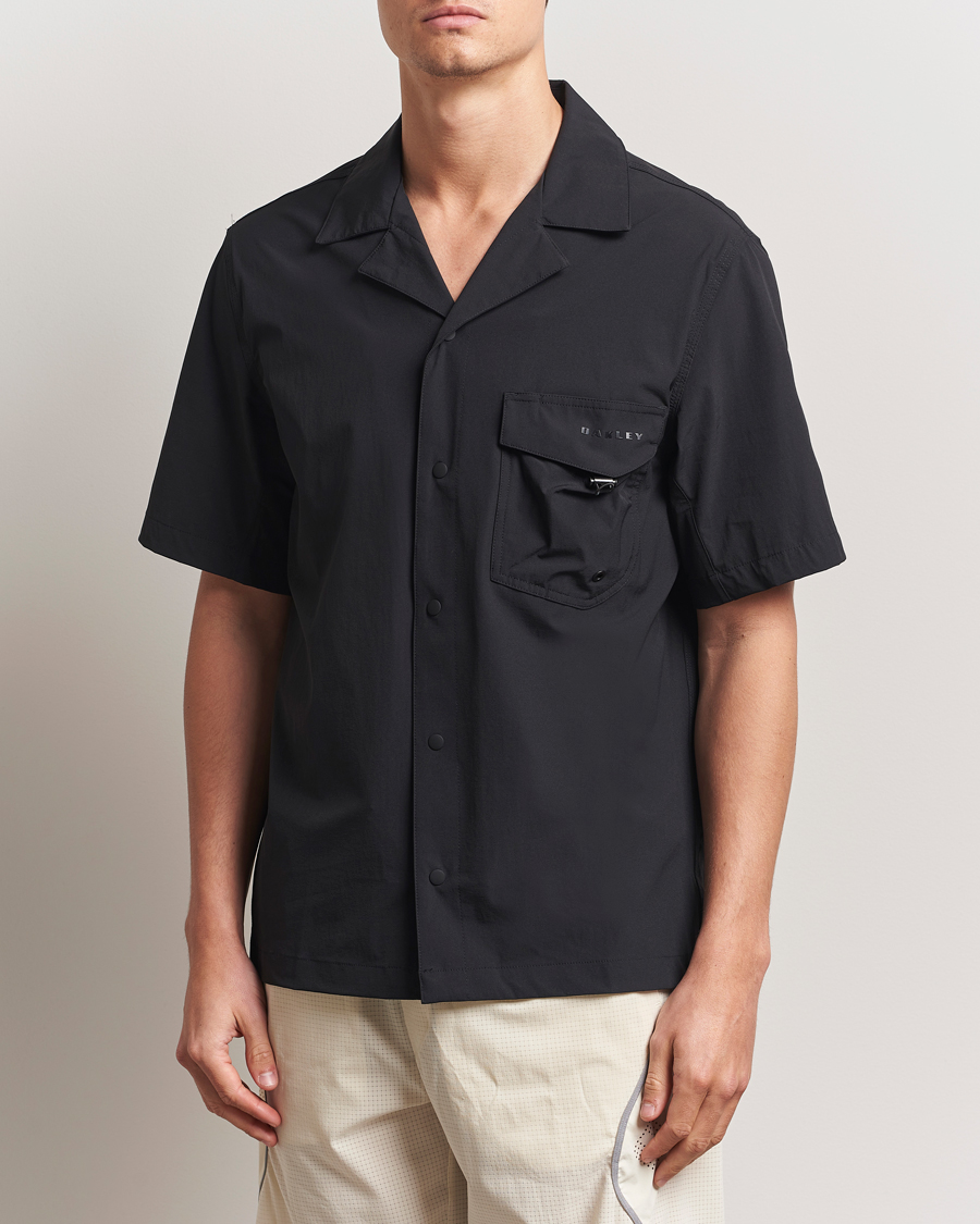 Mies | Kauluspaidat | Oakley | Cuban Collar Short Sleeve Shirt Blackout
