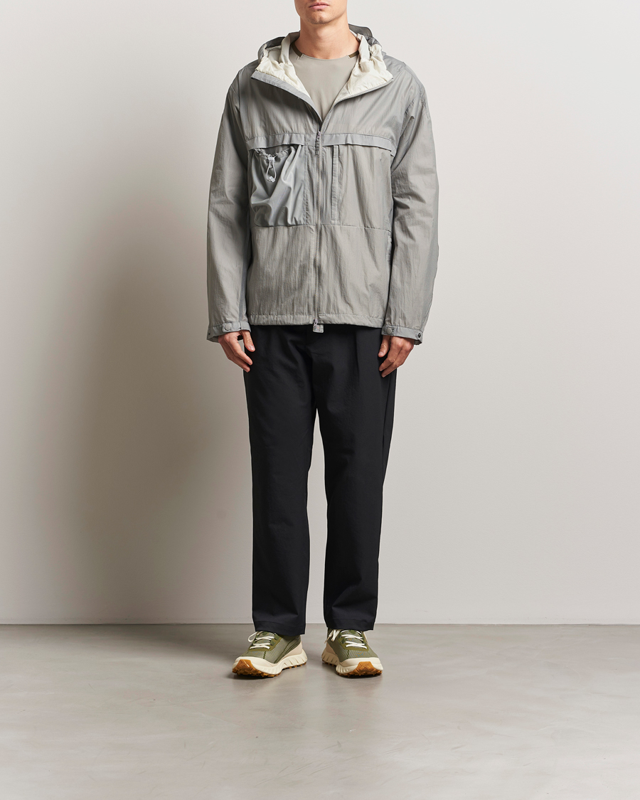 Mies | Takit | Oakley | Latitude Flight Wind Jacket Cement