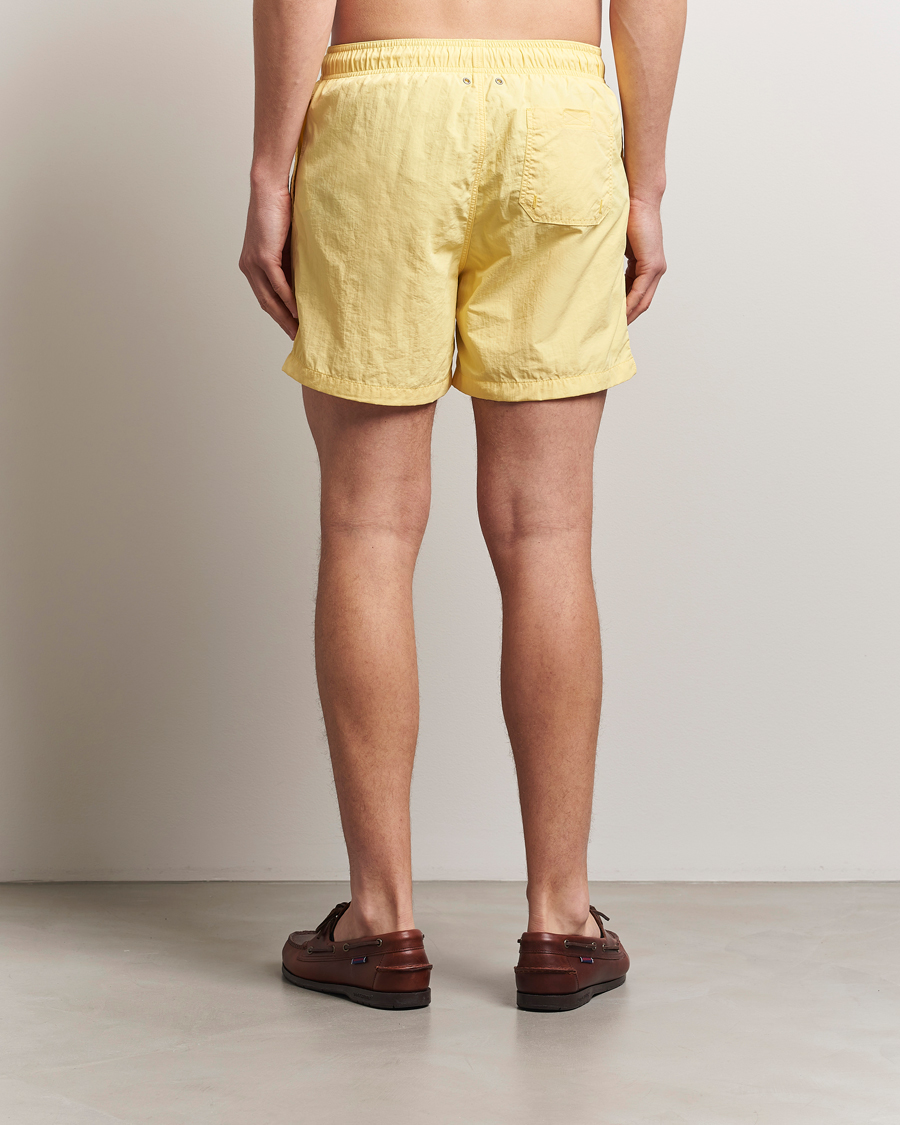 Mies | Uimahousut | GANT | Basic Swimshorts Banana Yellow