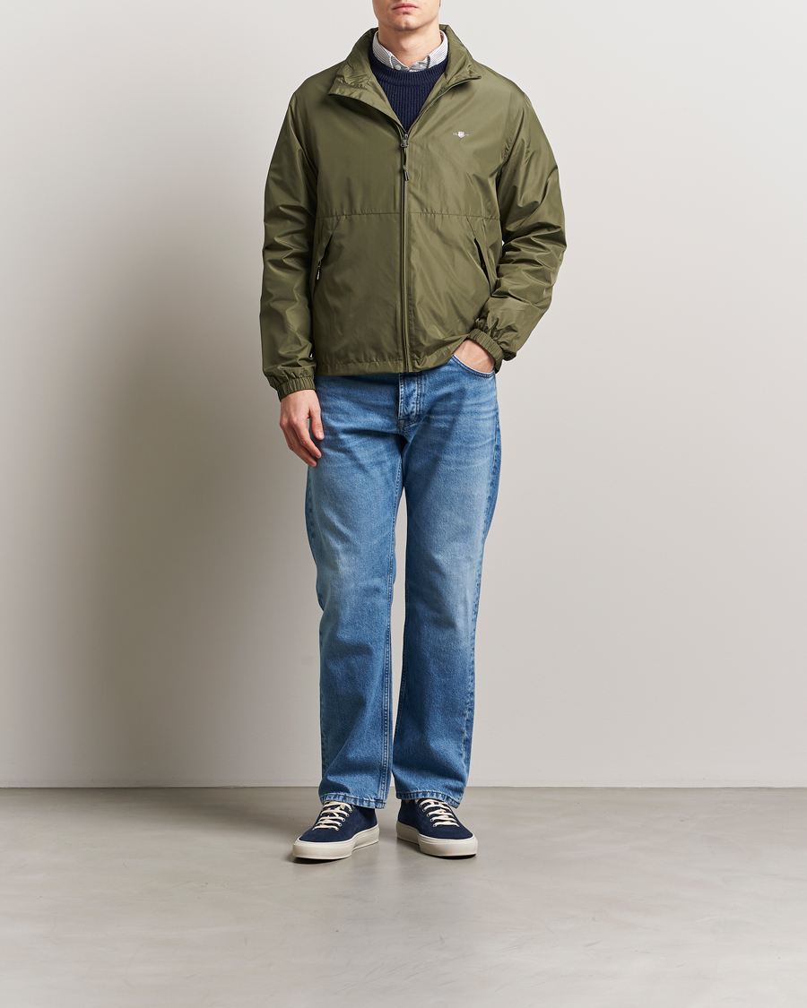 Mies | Takit | GANT | Lightweight Windshielder Jacket Juniper Green