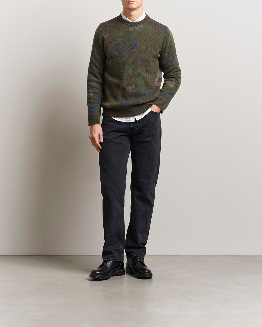 Mies | Puserot | Woolrich | Lambswool Crewneck by Todd Snyder Green Camo