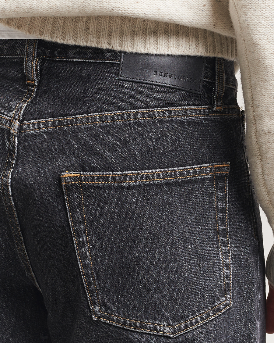 Mies | Farkut | Sunflower | Loose Jeans Black Stone