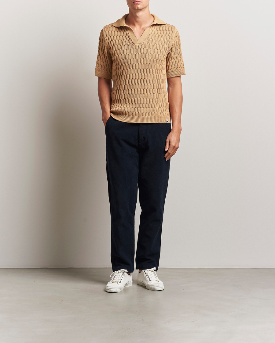 Mies | Pikeet | Peregrine | Cove Knitted Cotton Polo Shirt Sand