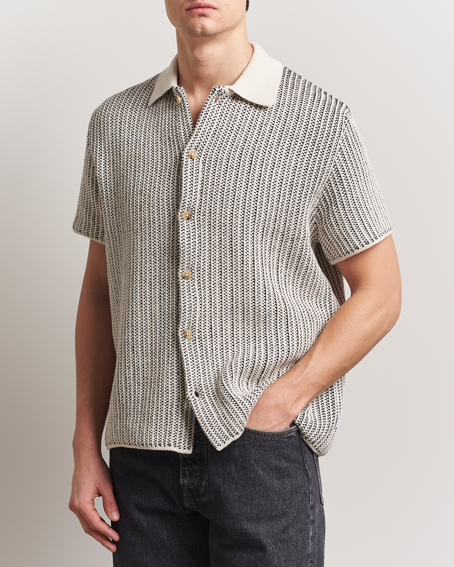 Mies | Kauluspaidat | LES DEUX | Easton Knitted Short Sleeve Shirt Ivory/Black