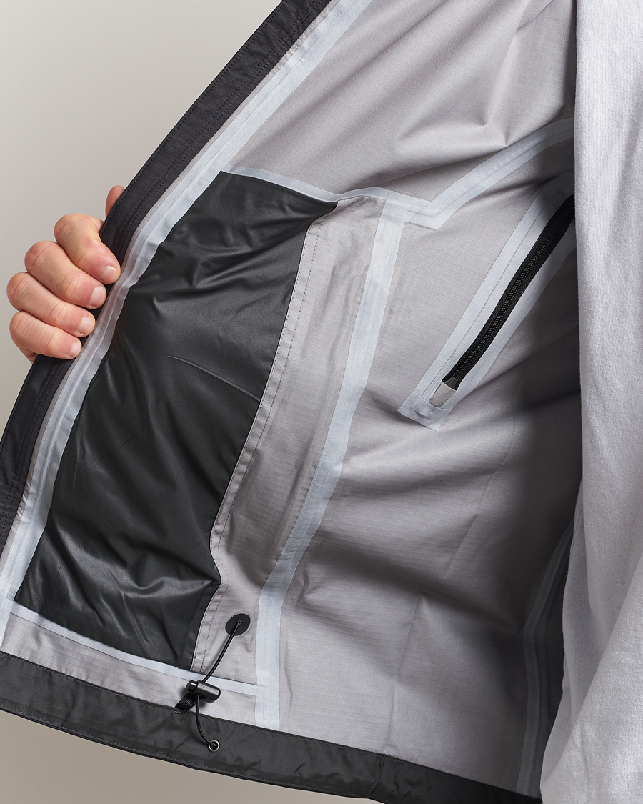 Mies | Takit | Patagonia | Granite Crest Rain Jacket Black