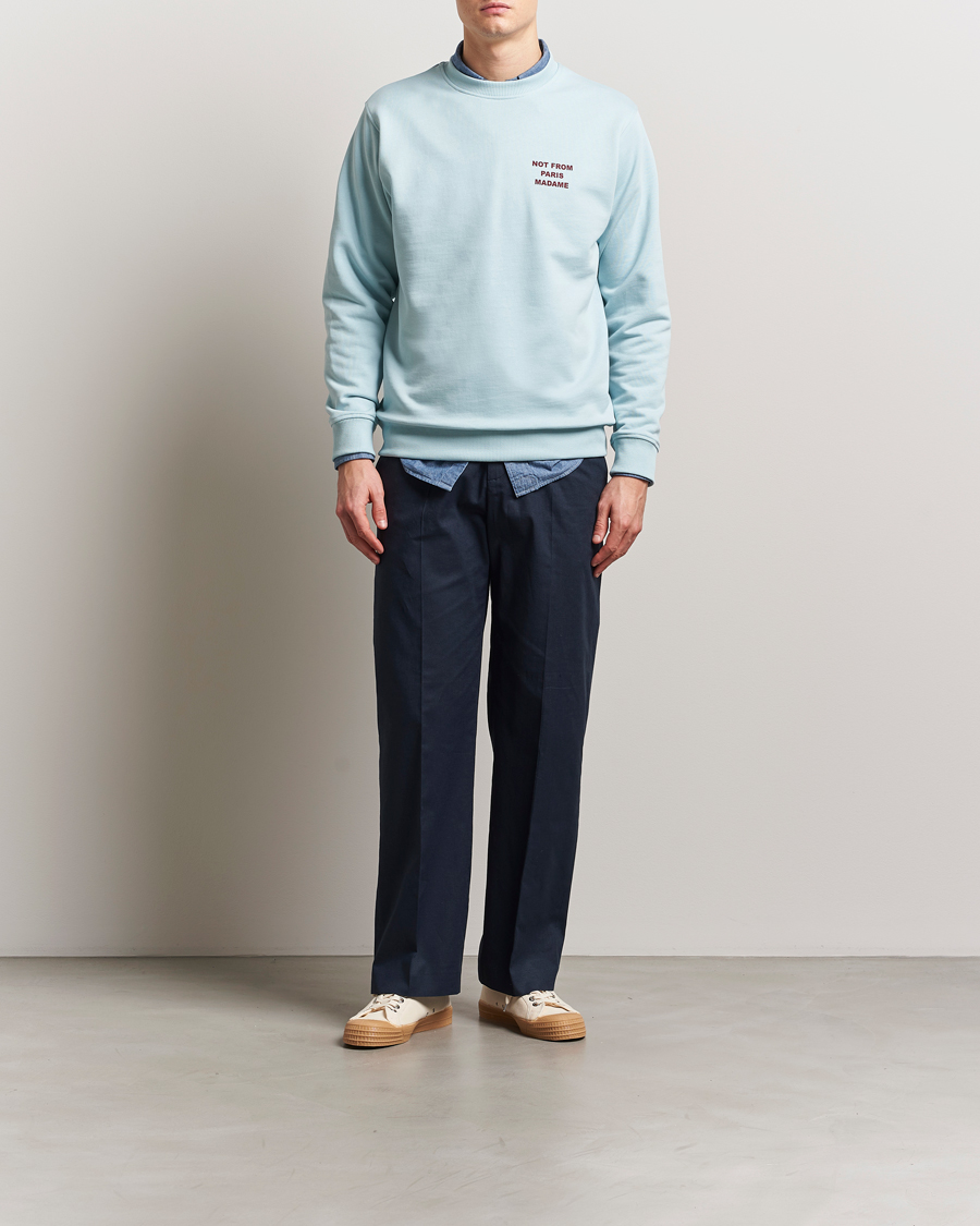 Mies | Puserot | Drôle de Monsieur | Slogan Sweatshirt Light Blue