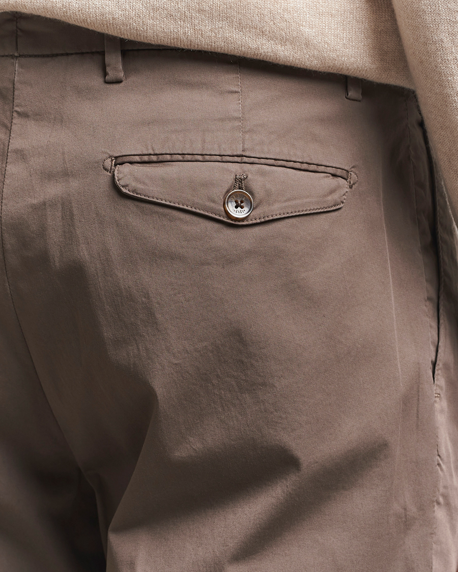 Mies | Housut | Briglia 1949 | Easy Fit Pleated Cotton Stretch Chino Brown