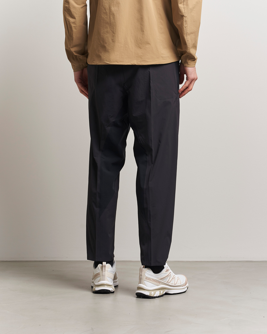 Mies | Housut | Arc'teryx Veilance | Secant Lightweight Casual Pants Black