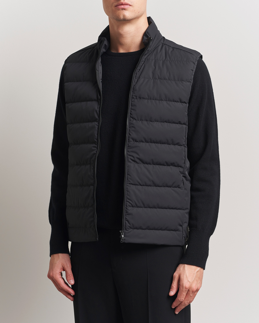 Mies | Takit | Scandinavian Edition | Ratio II Lightweight Padded Vest Carbon