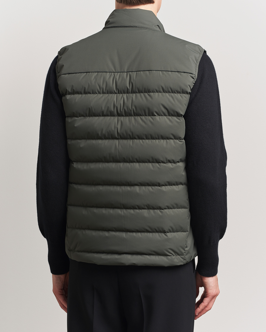 Mies | Takit | Scandinavian Edition | Ratio II Lightweight Padded Vest Dark Olive