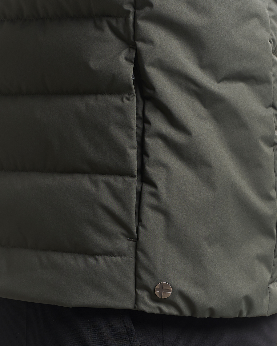 Mies | Takit | Scandinavian Edition | Ratio II Lightweight Padded Vest Dark Olive