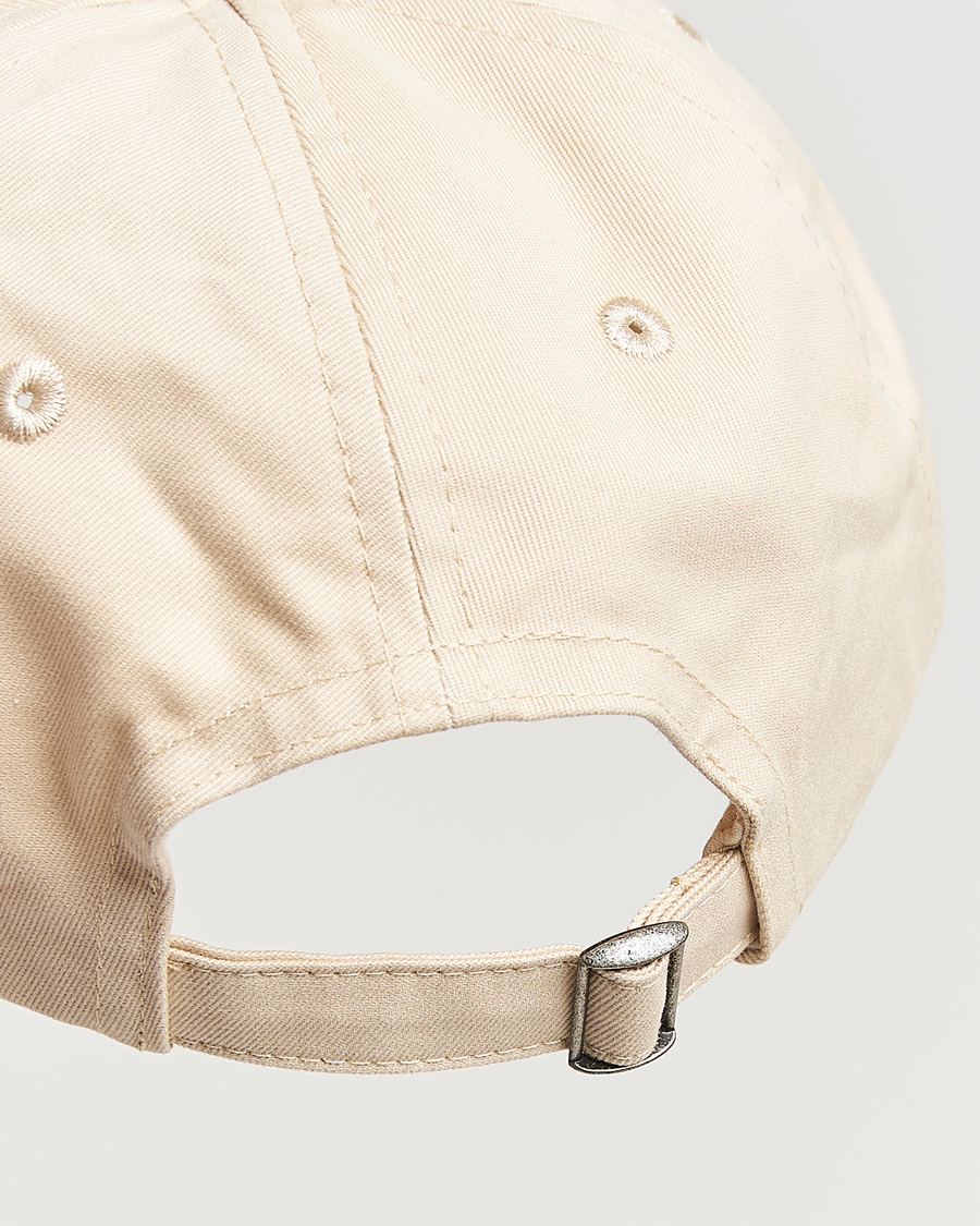 Mies | Drake's Peacock Embroidered Cap Ecru | Drake's | Peacock Embroidered Cap Ecru