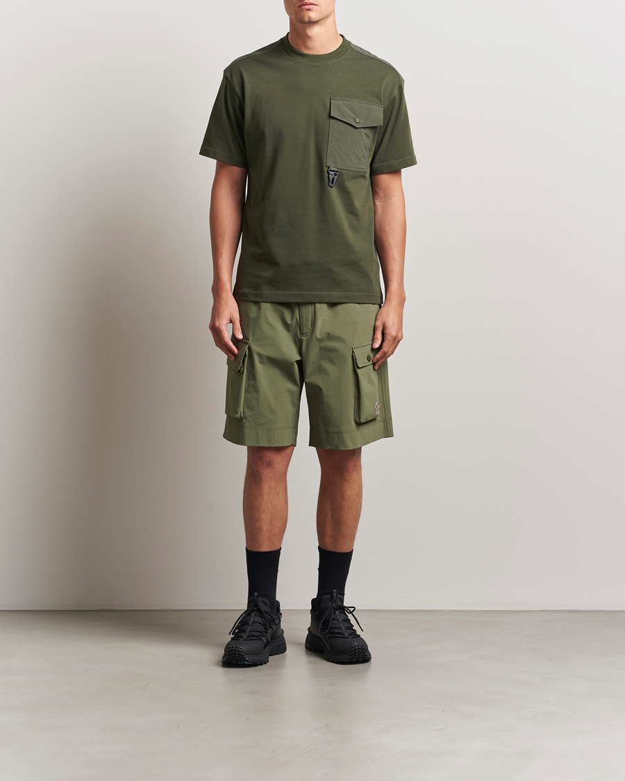 Mies | Shortsit | Moncler Grenoble | Cargo Shorts Military