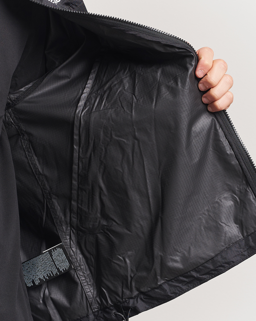 Mies | Takit | The North Face | NSE Wind Track Jacket Black