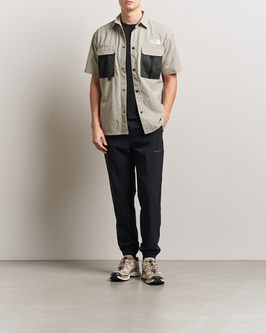 Mies | Kauluspaidat | The North Face | NSE Summer Camp Shirt Clay Grey