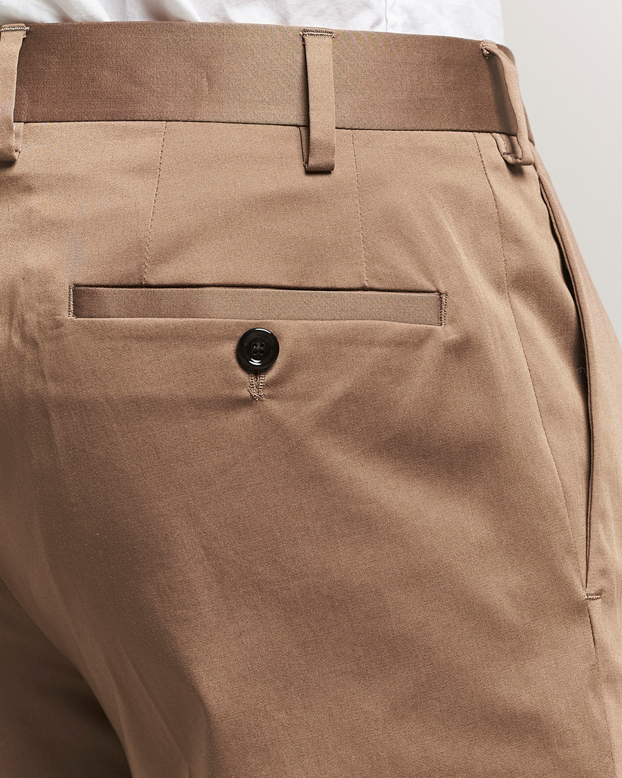Mies | Housut | Lardini | Pleated Cotton Stretch Trousers Light Brown