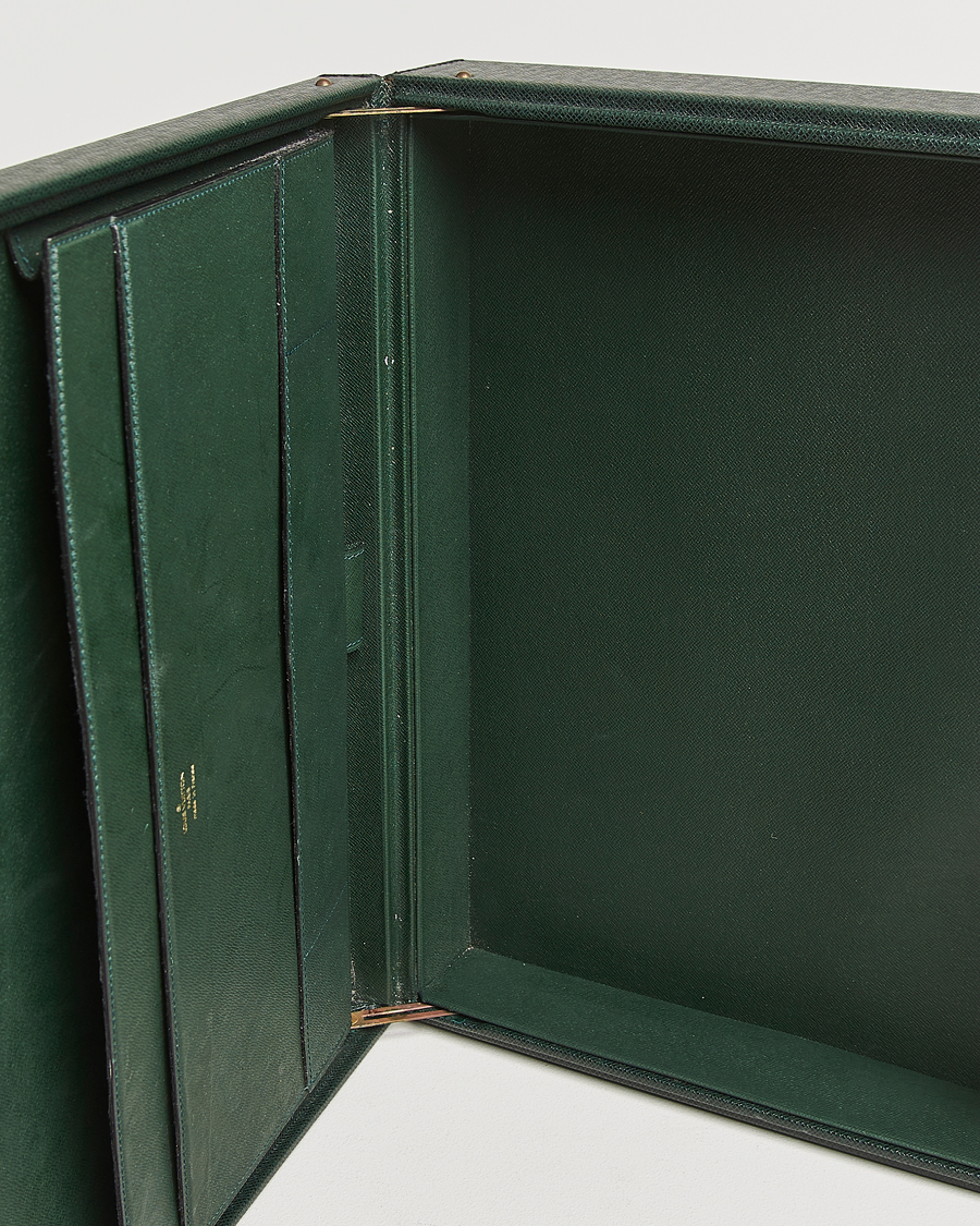 Mies | Louis Vuitton Pre-Owned Diplomat Briefcase Taiga Green | Louis Vuitton Pre-Owned | Diplomat Briefcase Taiga Green