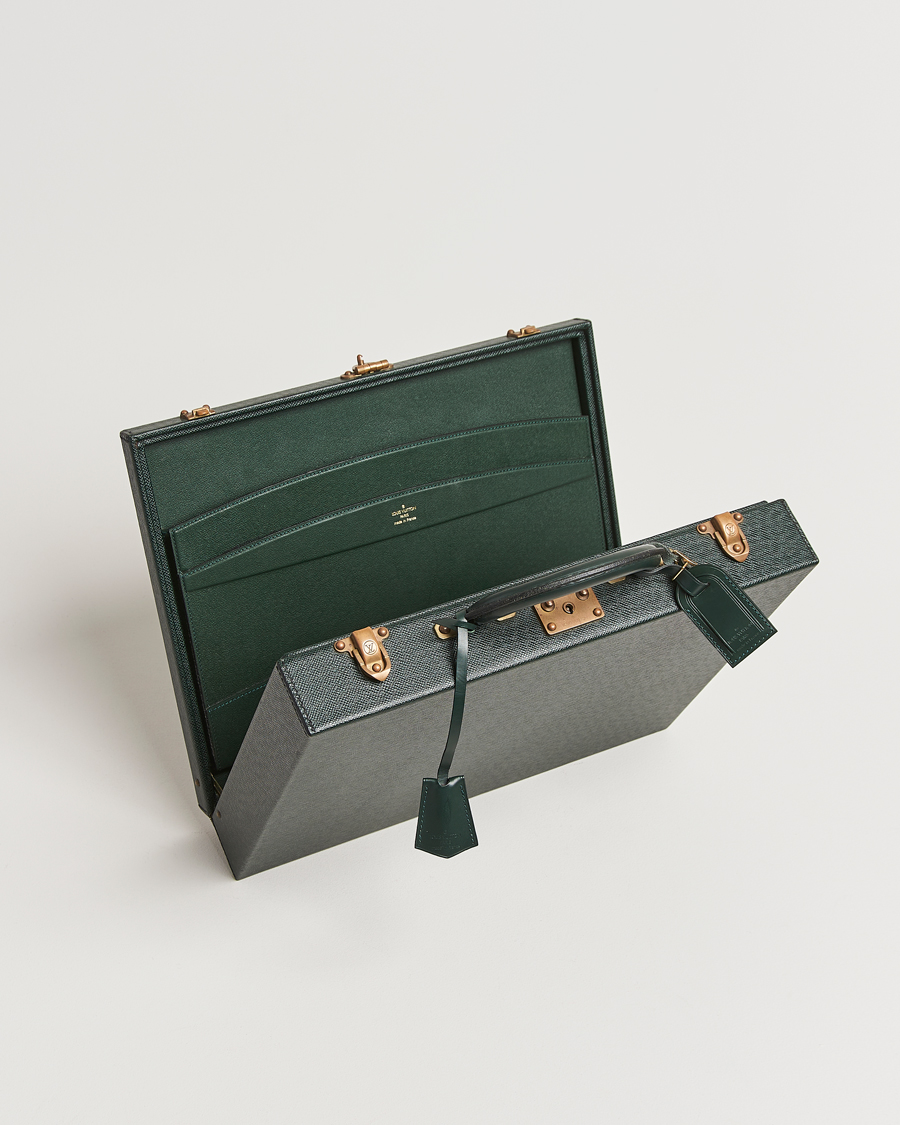 Mies | Louis Vuitton Pre-Owned Diplomat Briefcase Taiga Green | Louis Vuitton Pre-Owned | Diplomat Briefcase Taiga Green