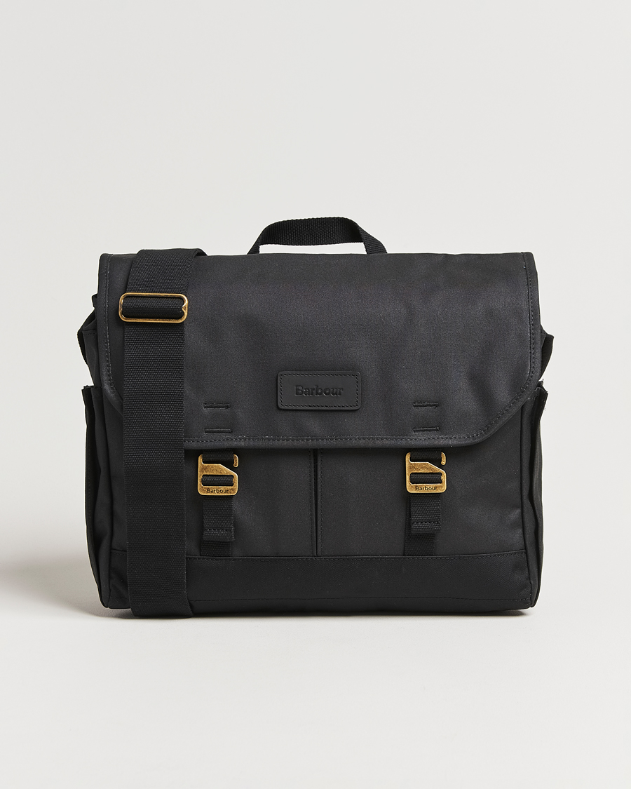 Mies | Barbour Lifestyle Essential Wax Messenger Bag Black | Barbour Lifestyle | Essential Wax Messenger Bag Black
