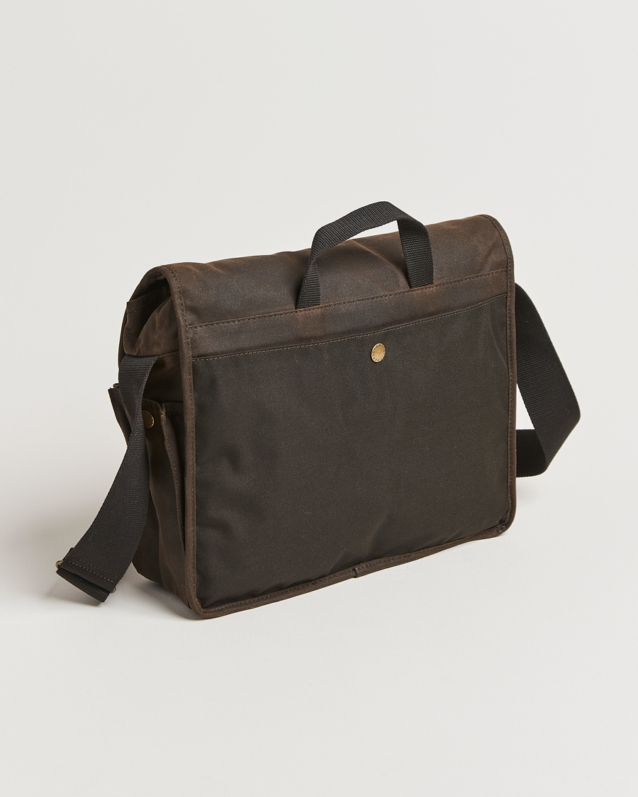 Mies | Barbour Lifestyle Essential Wax Messenger Bag Olive | Barbour Lifestyle | Essential Wax Messenger Bag Olive